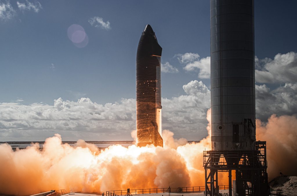 Space X deberá lanzar su primer Starship a la órbita en enero